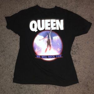 Hot Topic Queen T-shirt